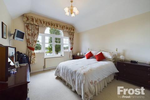 4 bedroom detached house for sale, Thamesgate, Riverway, Staines-upon-Thames, Surrey, TW18