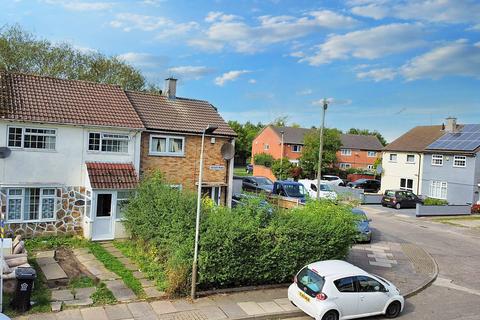 3 bedroom semi-detached house to rent, Cotley Road, Leicester LE4