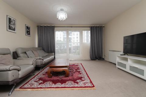 3 bedroom flat to rent, Wallace Street, Glasgow G5