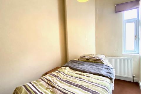 53 Lightcliffe Road, Brighouse, HD6 2DJ