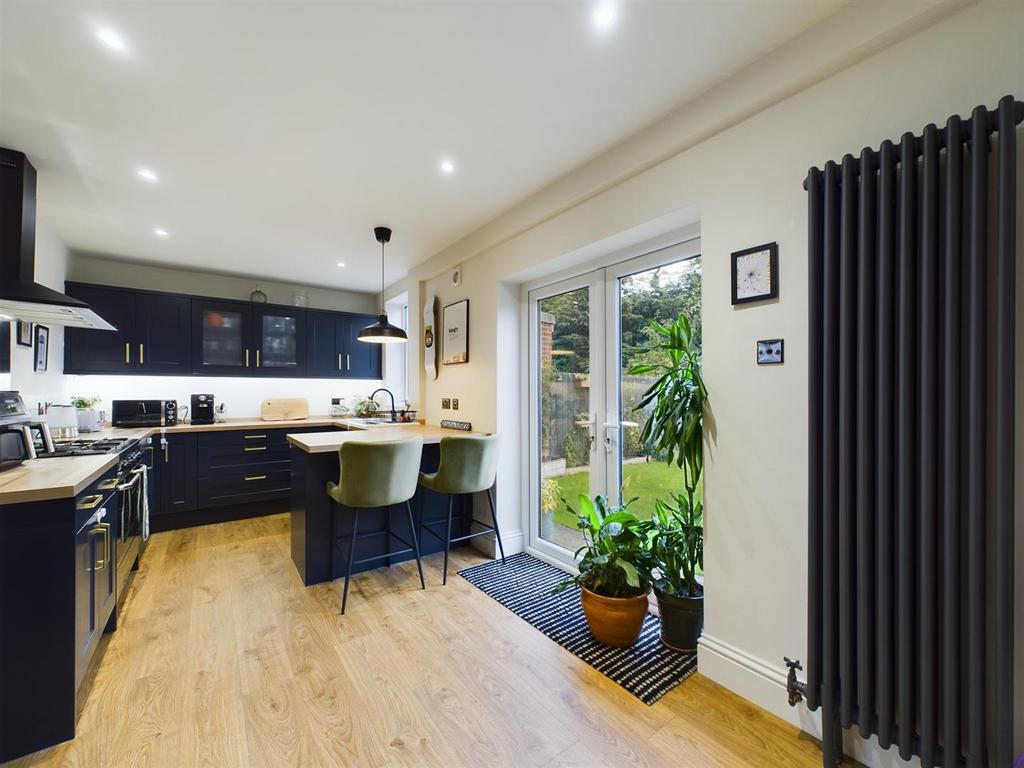 Kitchen 3.jpg