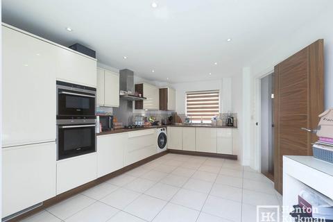 15 Bell Hill Close, Billericay, CM12 9FS