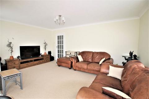 2 bedroom flat to rent, Goring Street, Goring-by-sea, Worthing, BN12 5AJ