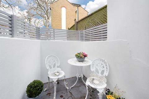 1 bedroom flat for sale, Moore Park Road, London SW6