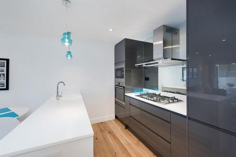 1 bedroom flat for sale, Moore Park Road, London SW6