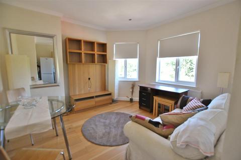 2 bedroom flat to rent, Dellfield Parade, Uxbridge