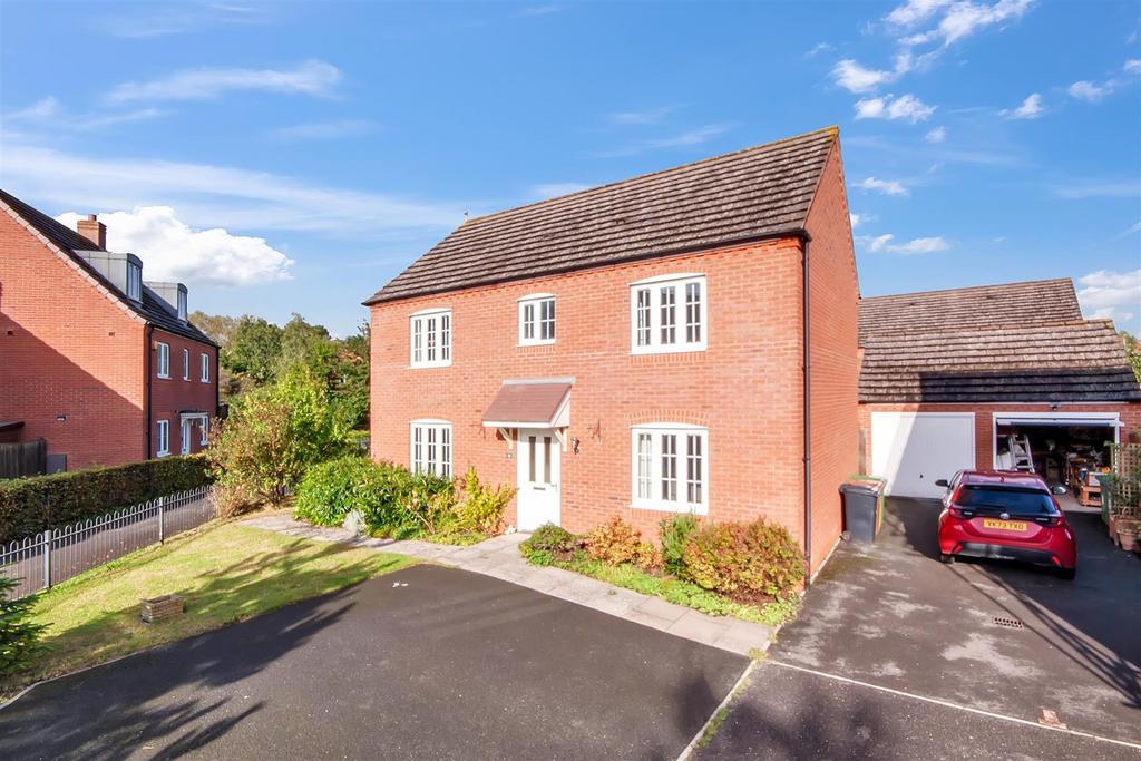 Cornflower Drive, Evesham 4 bed detached house for sale £425,000