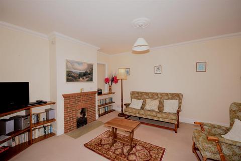 2 bedroom detached bungalow to rent, Newlands, St. Helens, PO33 1TT