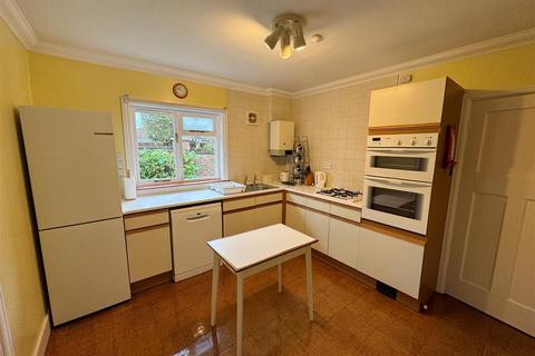 2 bedroom detached bungalow to rent, Newlands, St. Helens, PO33 1TT