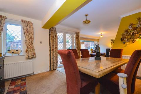 4 The Crescent, Saltburn-by-the-sea, TS12 1HY