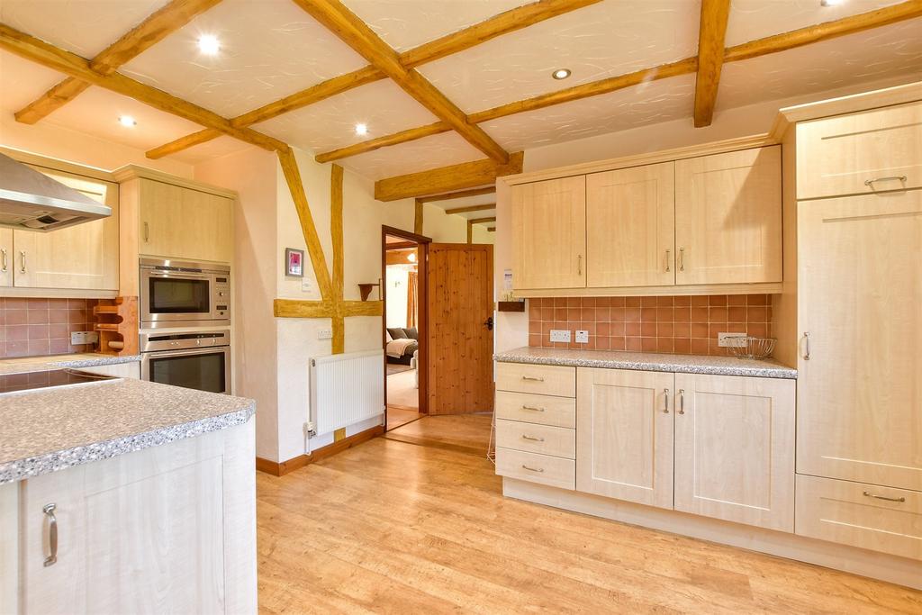 Kitchen/Breakfast Area