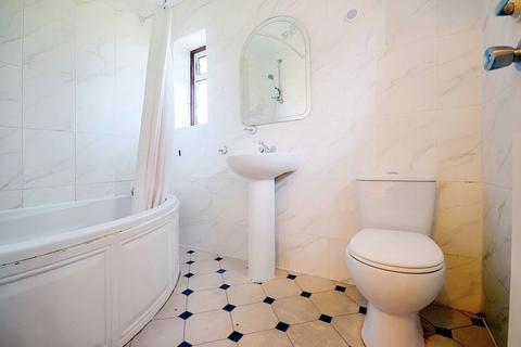 35 Bramble Close, Uxbridge, UB8 3QE