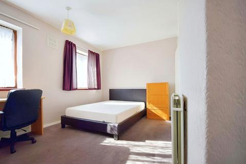 35 Bramble Close, Uxbridge, UB8 3QE