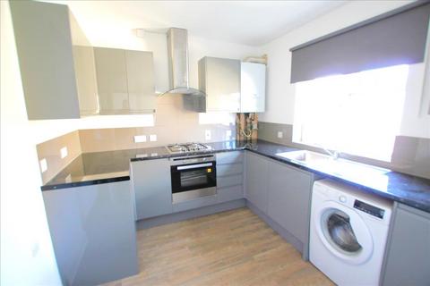 2 bedroom flat to rent, Ruskin Road, Tottenham, London, N17