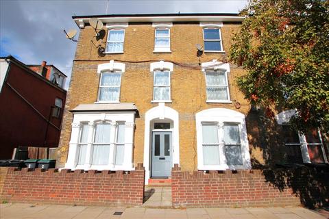 2 bedroom flat to rent, Ruskin Road, Tottenham, London, N17