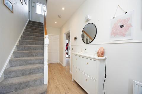 122 Soprano Way, Trowbridge, BA14 7XA