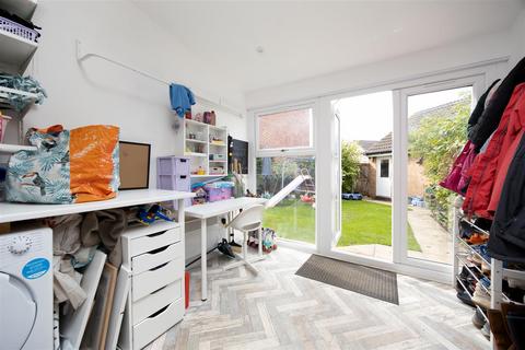 122 Soprano Way, Trowbridge, BA14 7XA