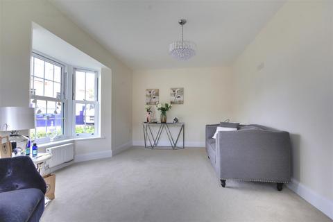 3 bedroom end of terrace house to rent, Eagle Walk, Brampton, Huntingdon