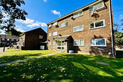 2 bedroom flat for sale, Hazelmere Drive,  Northolt, UB5