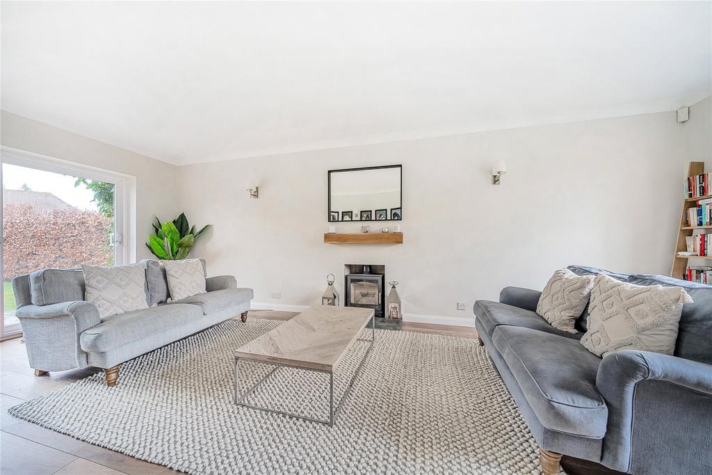 Grantley Close, Guildford GU4 4 bed detached house for sale £1,000,000