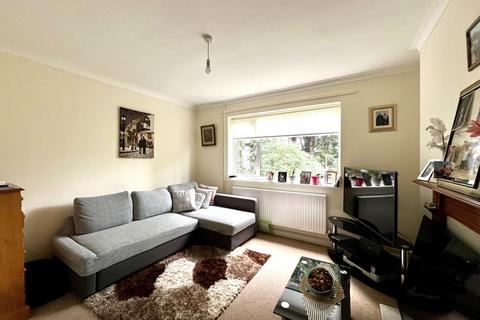 2 bedroom maisonette for sale, May Close, Chessington, Surrey. KT9 2AP