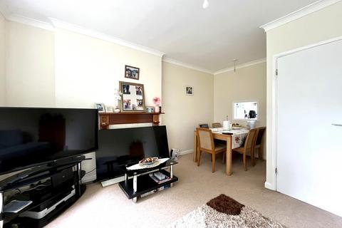 49 May Close, Chessington, KT9 2AP