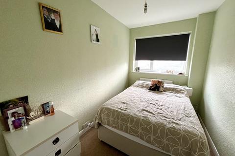 49 May Close, Chessington, KT9 2AP