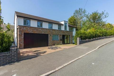 4 bedroom detached house for sale, Kinders Crescent, Greenfield, Saddleworth