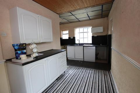 3 bedroom semi-detached house for sale, Ridgeview Gardens, Bradford