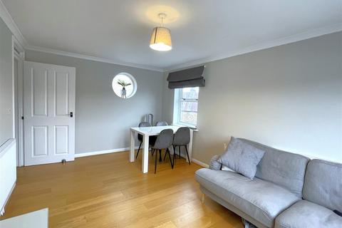 2 bedroom apartment to rent, Martins Road, Shortlands, Bromley, BR2