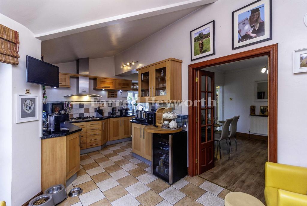 Kitchen dining room