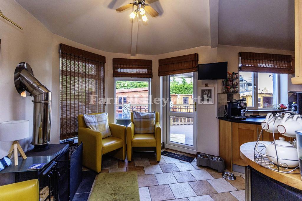 Kitchen dining room