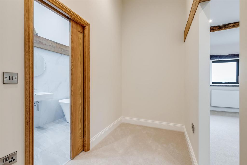 Dressing Area.jpg