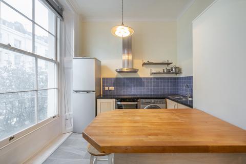 1 bedroom flat for sale, Gloucester Terrace, London