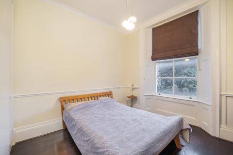 1 bedroom flat for sale, Gloucester Terrace, London