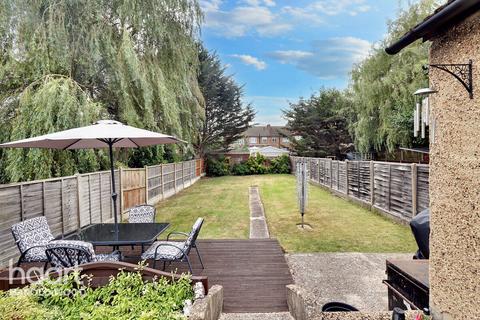 5 Thurso Close, Romford, RM3 0YR