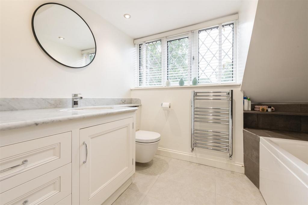 2 Gentleshaw Lane, Solihull, B91 2 SS 16.jpg