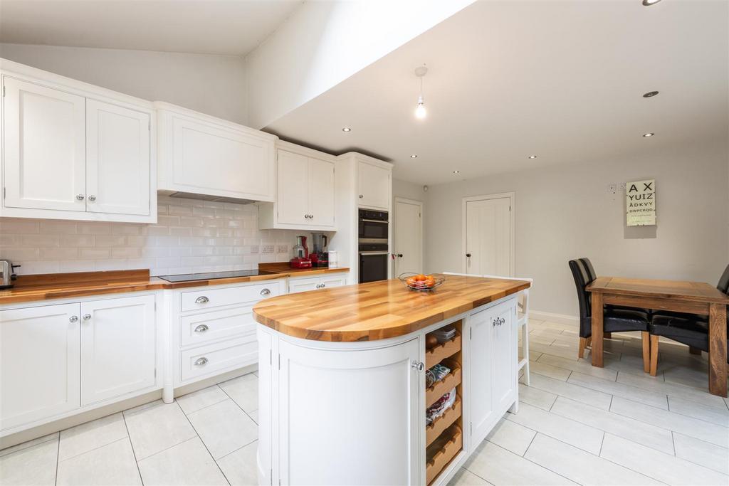 2 Gentleshaw Lane, Solihull, B91 2 SS 14.jpg