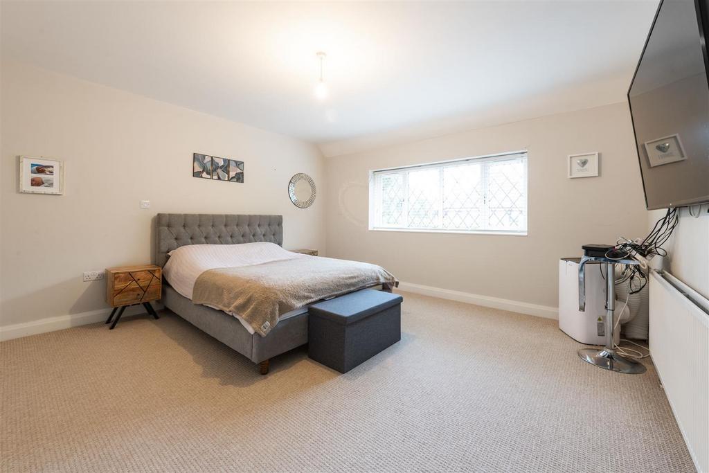 2 Gentleshaw Lane, Solihull, B91 2 SS 24.jpg