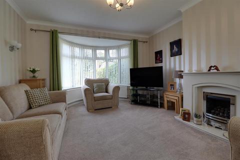 3 bedroom semi-detached house for sale, Berkeley Crescent, Wistaston, Crewe