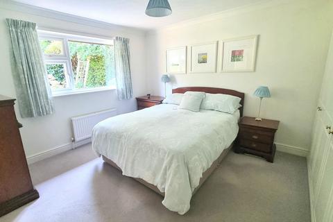 7 Blackthorns Close, Lindfield, Haywards Heath, RH16 2UA