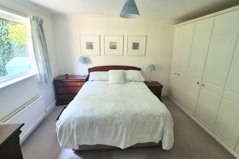 7 Blackthorns Close, Lindfield, Haywards Heath, RH16 2UA