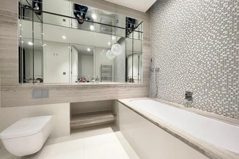 undefined, Sugar Quay, London EC3R