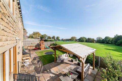 6 bedroom detached house for sale, Knoll Close, Thurgoland