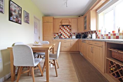 32 Clos Brenin, Brynsadler, Pontyclun, CF72 9GA