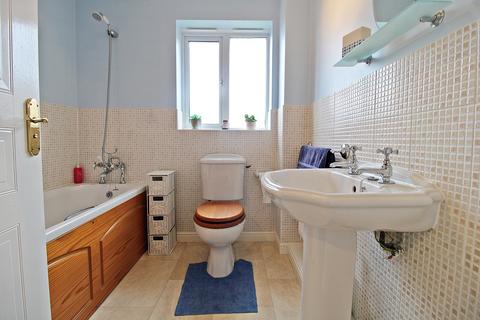 32 Clos Brenin, Brynsadler, Pontyclun, CF72 9GA