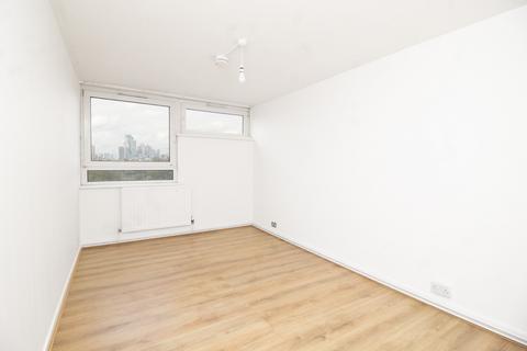 2 bedroom flat to rent, Andoversford Court, Bibury Close, London, SE15