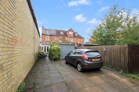 4 bedroom semi-detached house for sale, Higham Road, Rushden NN10