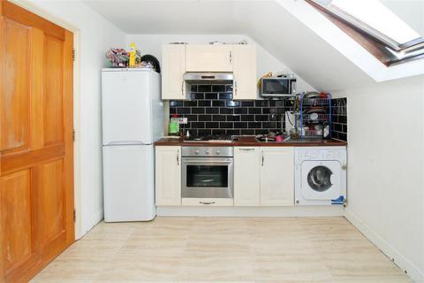 1 bedroom flat for sale, Lansdowne Road, London