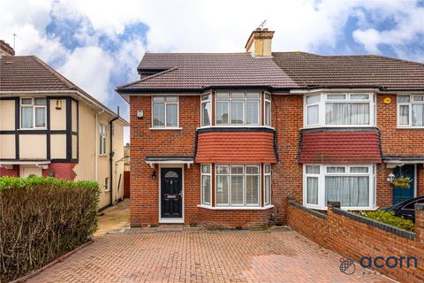 4 bedroom semi-detached house to rent, Southbourne Avenue, London NW9